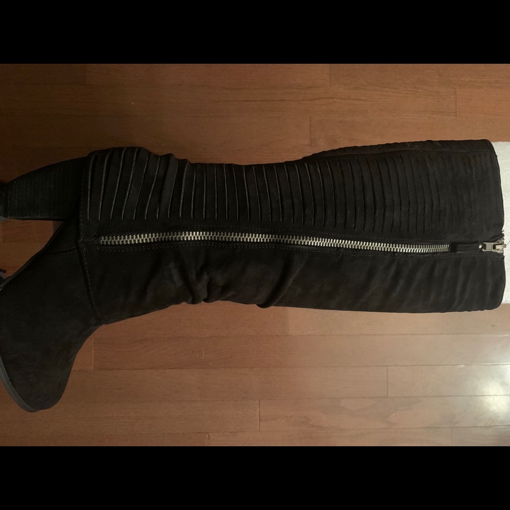 Women’s black knee boots
